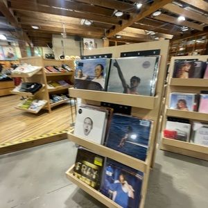 Meet your Posher, Juju